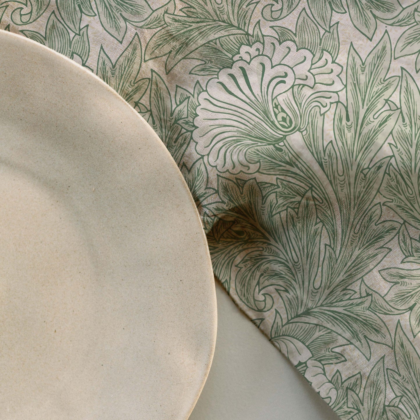 Vintage Linen By The Yard or Meter, Vintage Green Tulip Print Linen Fabric For Bedding, Curtains, Clothing, Pillow Covers & Upholstery