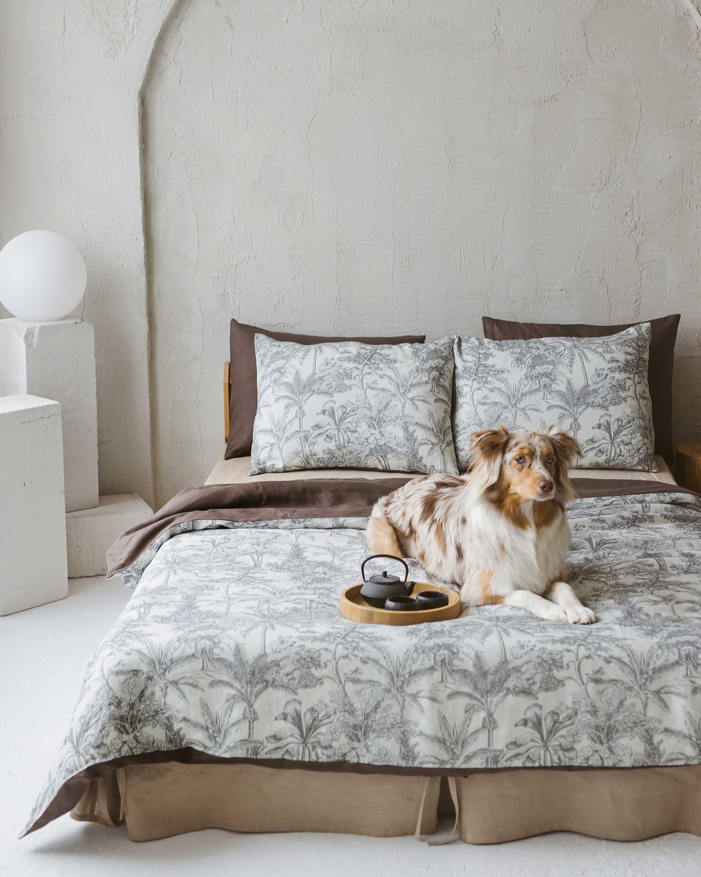 Luxury Linen Duvet Cover Set with Vintage Tropical Print
