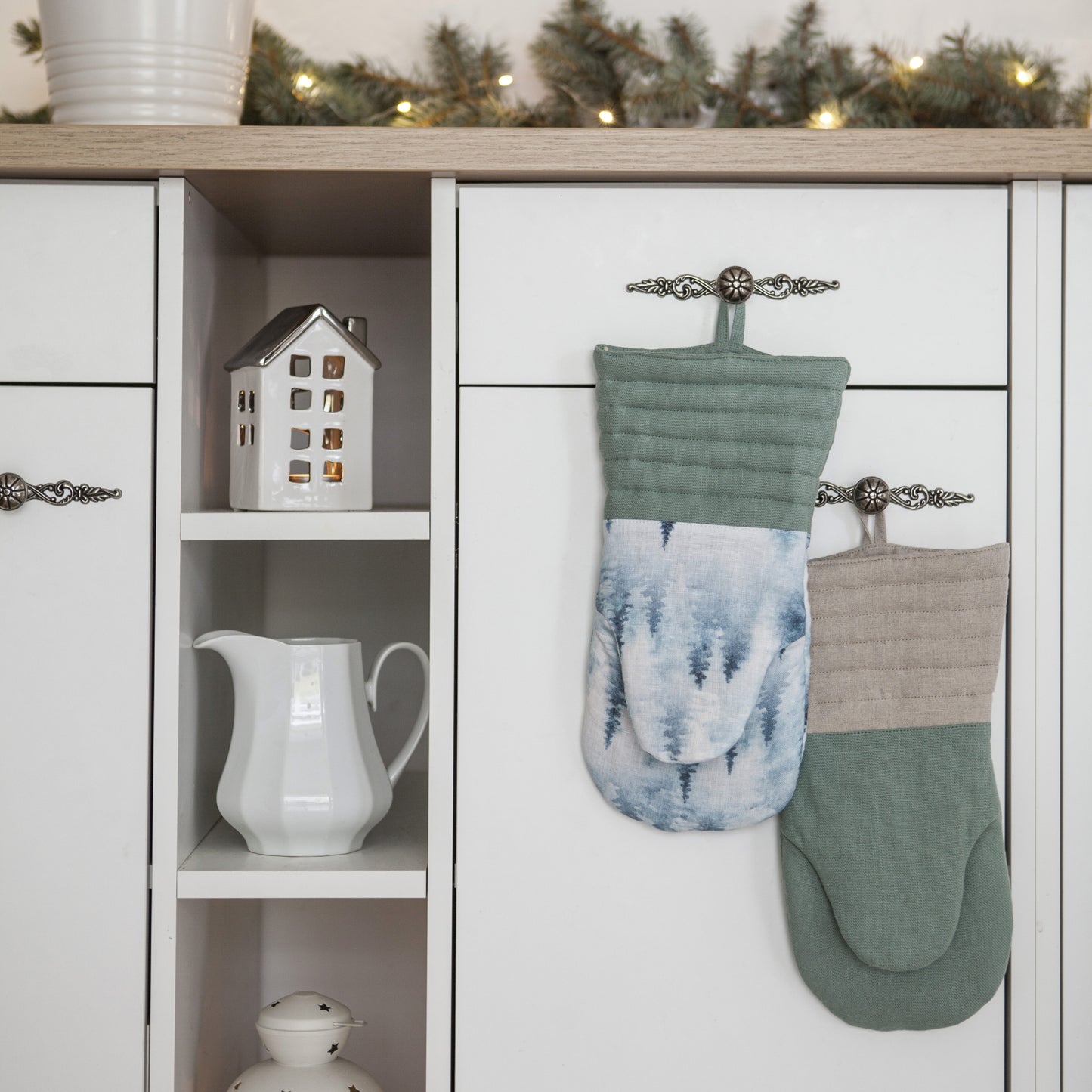 Christmas Linen Oven Mitt
